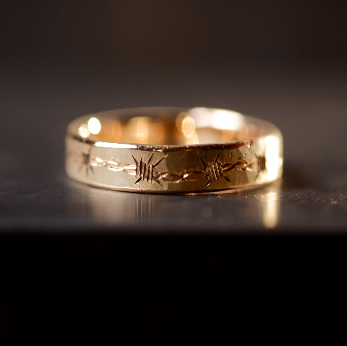 BARBED STACKING BAND GOLD